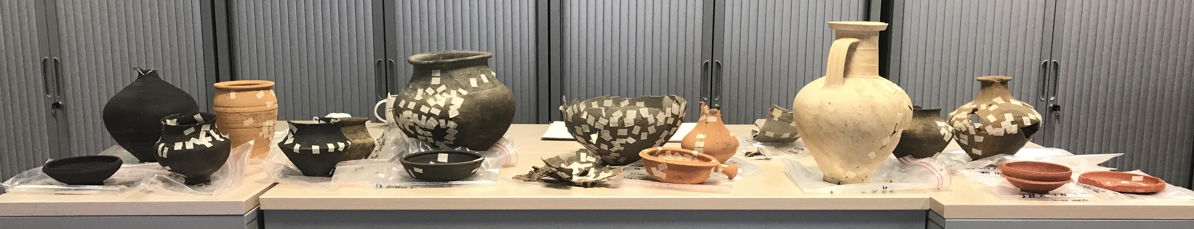 Poteries en céramique gallo-romaines en cours d'étude